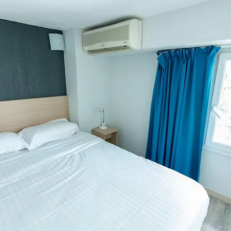 Hotell Comfort La Tour De Mare Fréjus