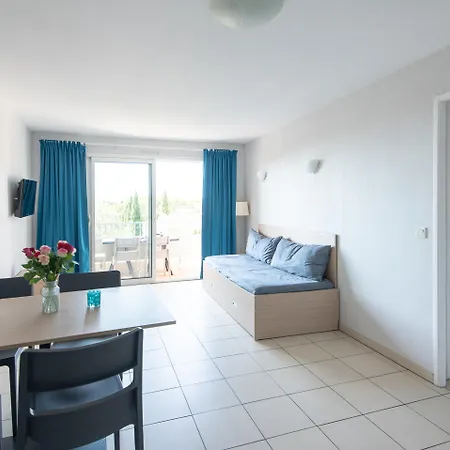 Comfort La Tour De Mare Hotell 4*