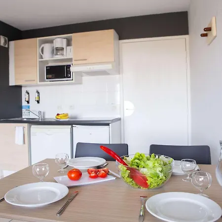 Hotell Comfort La Tour De Mare 4*