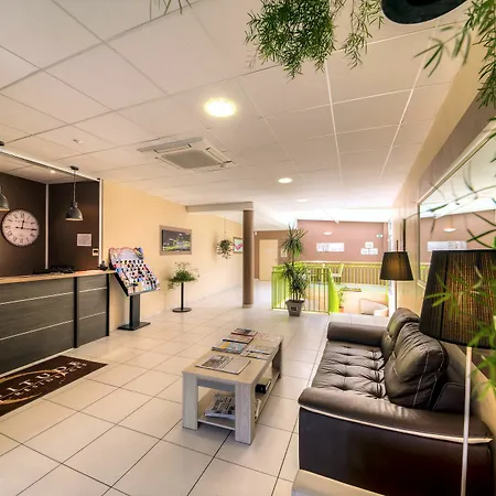 Hotell Comfort La Tour De Mare Fréjus