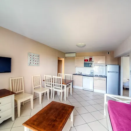 Comfort La Tour De Mare 4* Fréjus