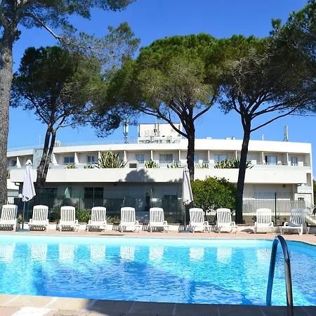 Zenitude Hôtel-résidences La Tour De Mare