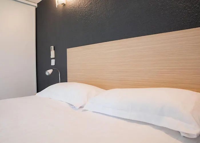 Comfort La Tour De Mare Отель 4*