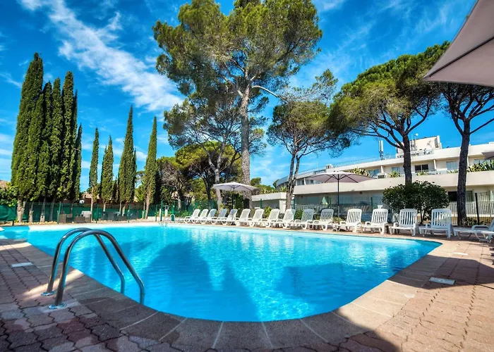 Comfort La Tour De Mare 4* Fréjus