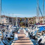 Comfort La Tour De Mare 4*