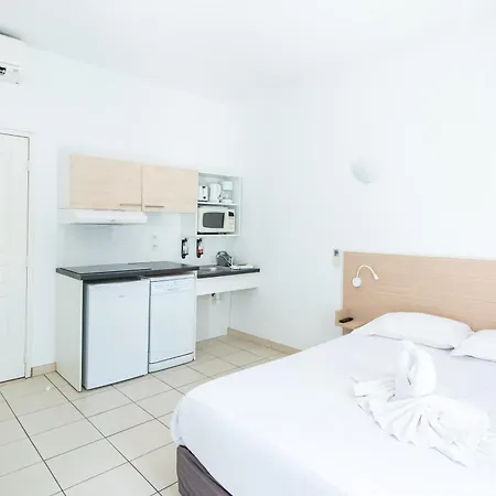 Comfort La Tour De Mare Hotel