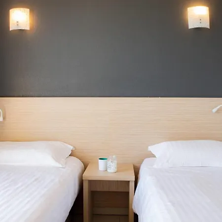 호텔 Comfort La Tour De Mare 4*