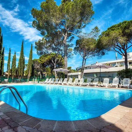 Comfort La Tour De Mare 4* Fréjus