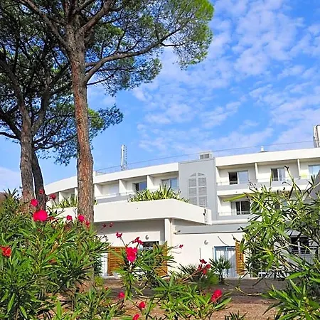 Comfort La Tour De Mare Ξενοδοχείο με διαμερίσματα 4*