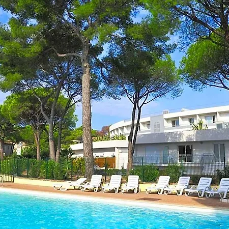 Zenitude Hôtel-résidences La Tour De Mare