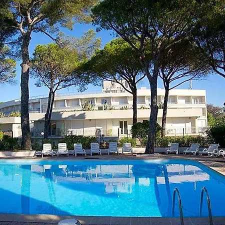 Apart-hotel Comfort La Tour De Mare 4*