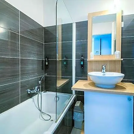 Zenitude Hôtel-résidences La Tour De Mare Fréjus