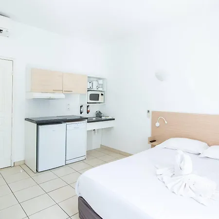Zenitude Hôtel-résidences La Tour De Mare Appart hôtel 4*