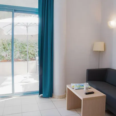 Appart hôtel Zenitude Hôtel-résidences La Tour De Mare 4*