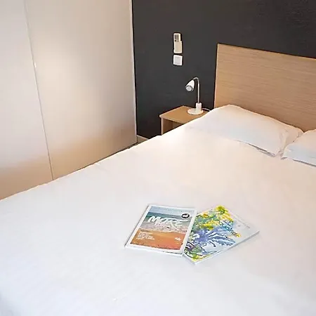 Апарт-отель Comfort La Tour De Mare 4*