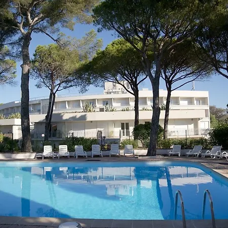 Apart-hotel Comfort La Tour De Mare