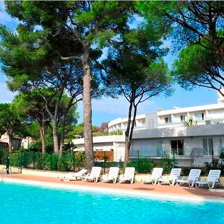 Ξενοδοχείο με διαμερίσματα Comfort La Tour De Mare 4*