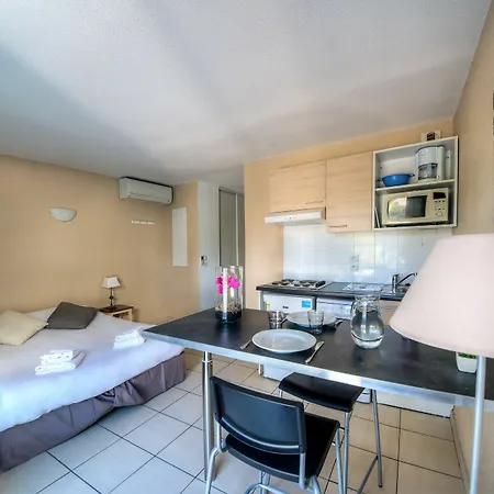 Comfort La Tour De Mare 4*
