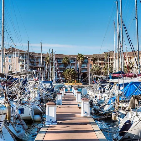 Comfort La Tour De Mare 4*