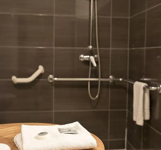 Hotel Comfort La Tour De Mare