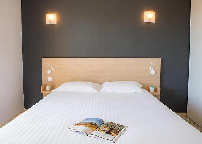Comfort La Tour De Mare 4*