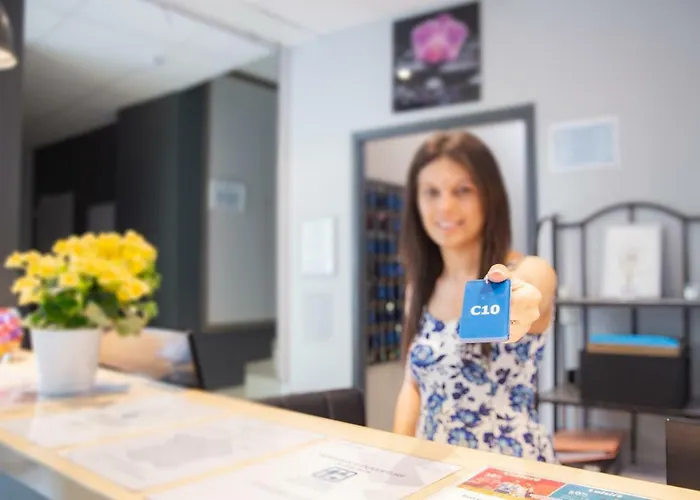 Hotel Comfort La Tour De Mare 4*