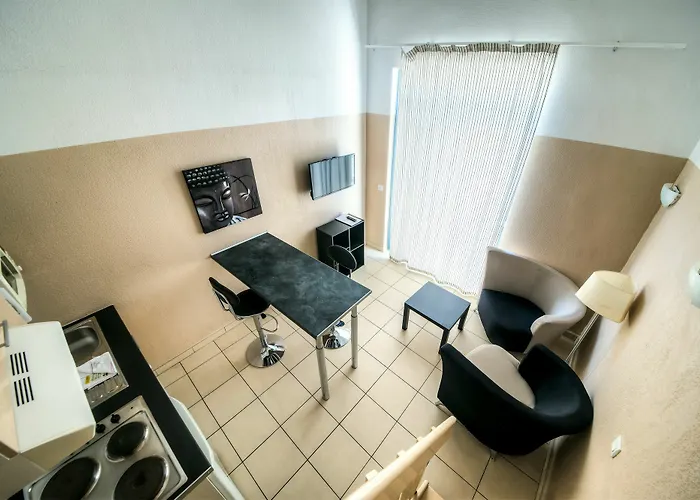 Comfort La Tour De Mare Fréjus