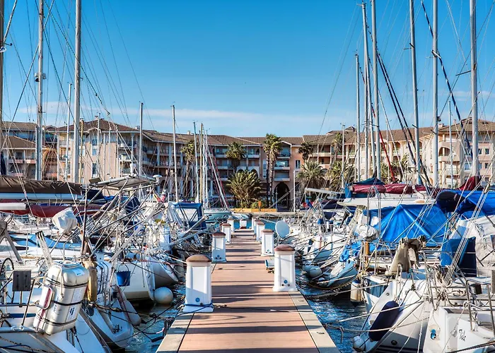 Comfort La Tour De Mare 4*